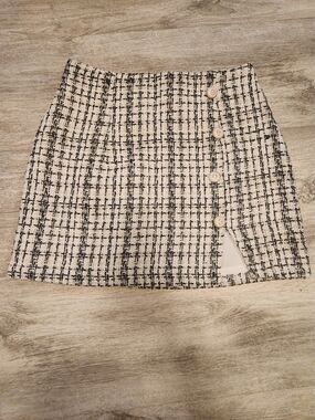 SHEIN Black & White Tweed Button-Front Mini Skirt Size Small